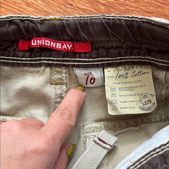 UNIONBAY Men's Khaki Cargo Pants - Picture 2 of 4